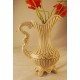 Ceramiczny wazon w kształcie dzbana